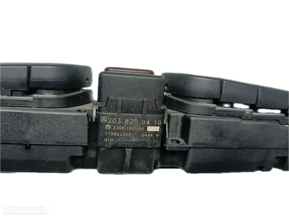 Botão De 4 Piscas Mercedes-Benz C-Class Coupe Sport (Cl203) - 3