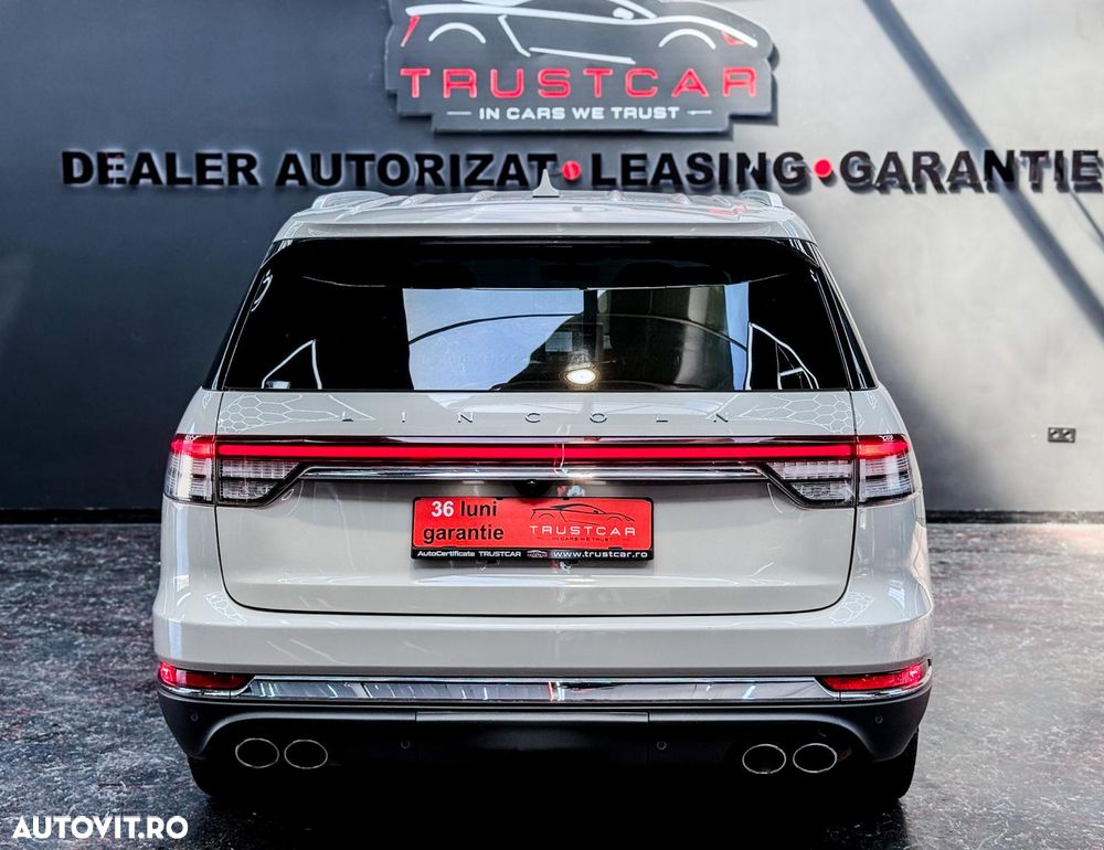 Lincoln Aviator - 12