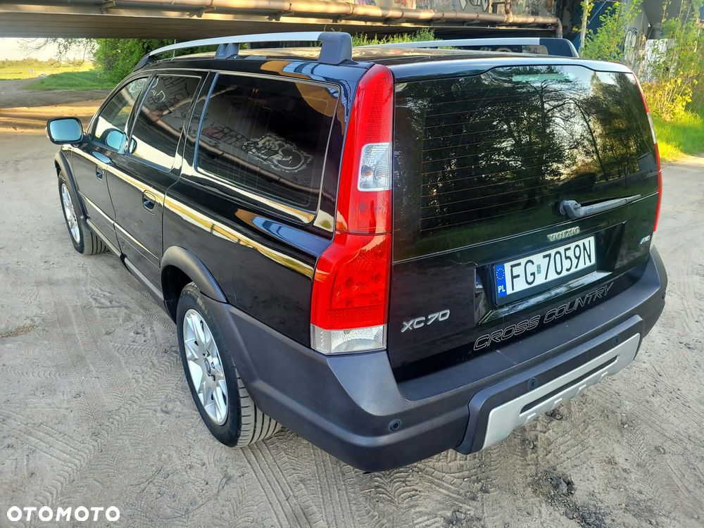 Volvo XC 70 D5 AWD Momentum - 3