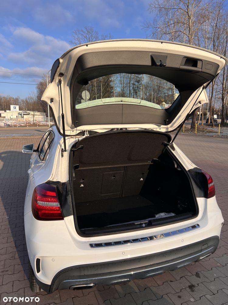 Mercedes-Benz GLA 200 7G-DCT AMG Line - 27