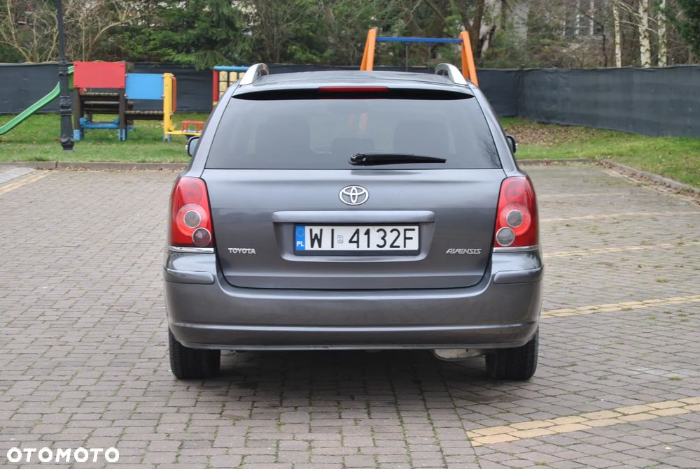 Toyota Avensis 1.8 VVT-i Sol - 17