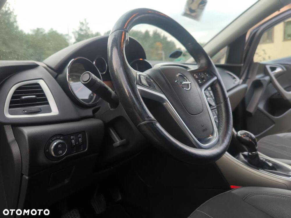 Opel Astra 1.4 Turbo 150 Jahre - 24