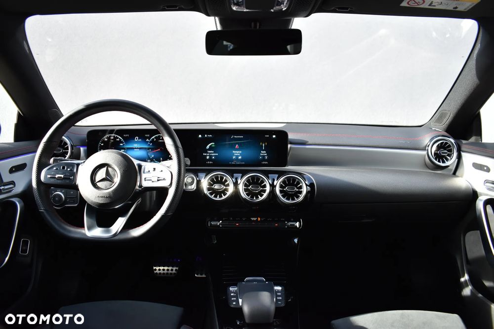 Mercedes-Benz CLA 250 AMG Line 7G-DCT - 17
