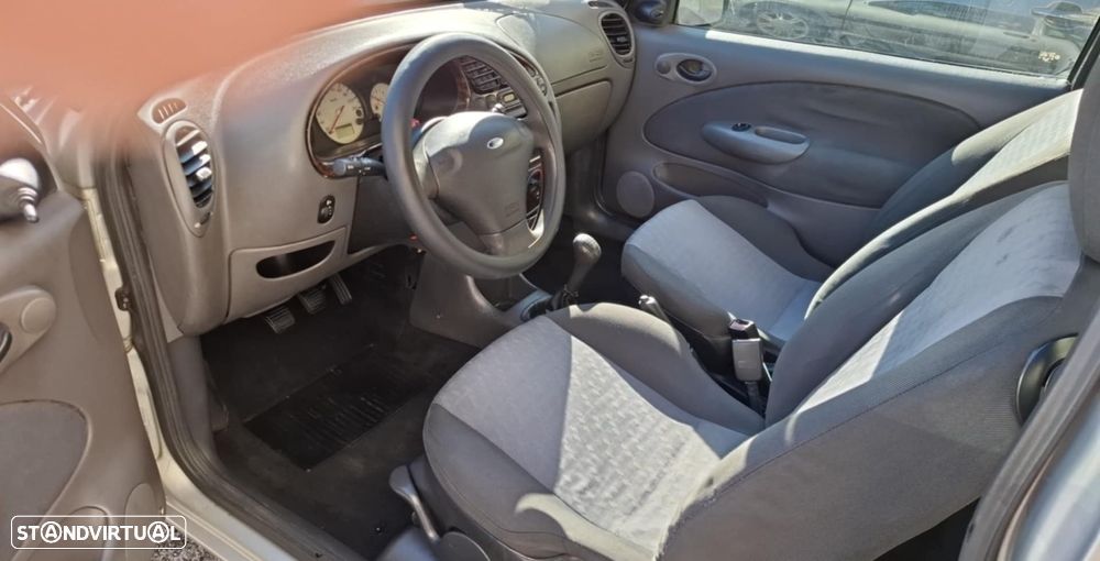 Ford Fiesta 1.8 D Studio - 9