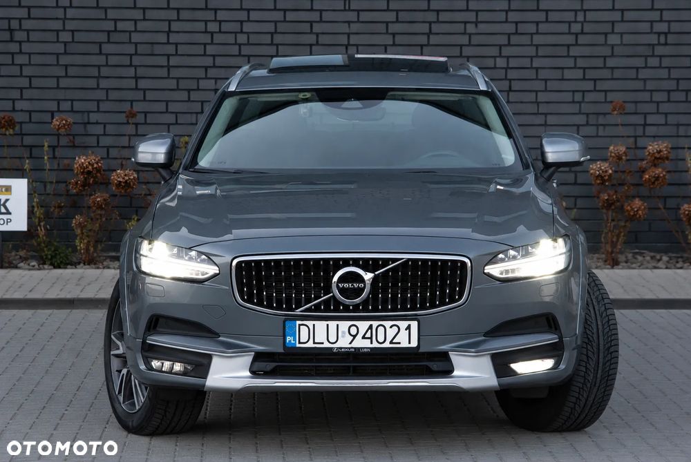 Volvo V90 Cross Country - 2