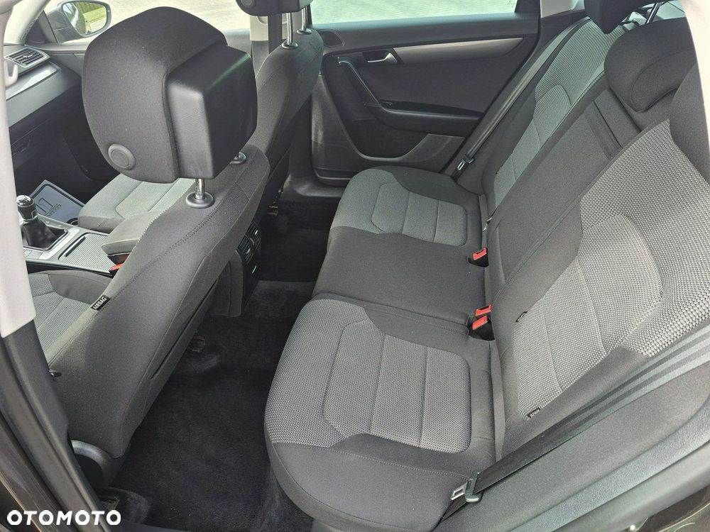 Volkswagen Passat - 23