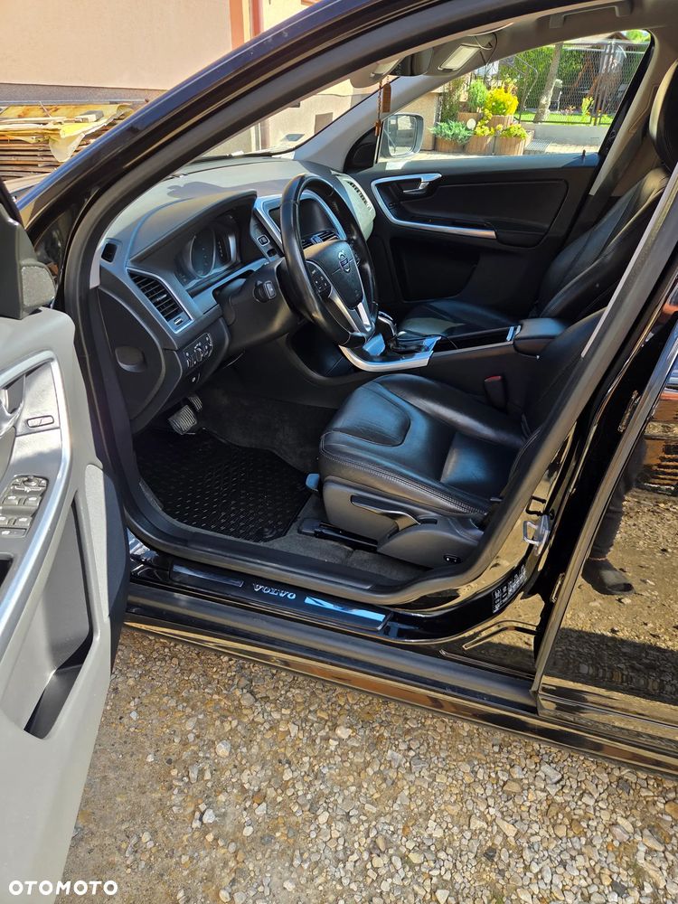 Volvo XC 60 D3 Drive-E Momentum - 26