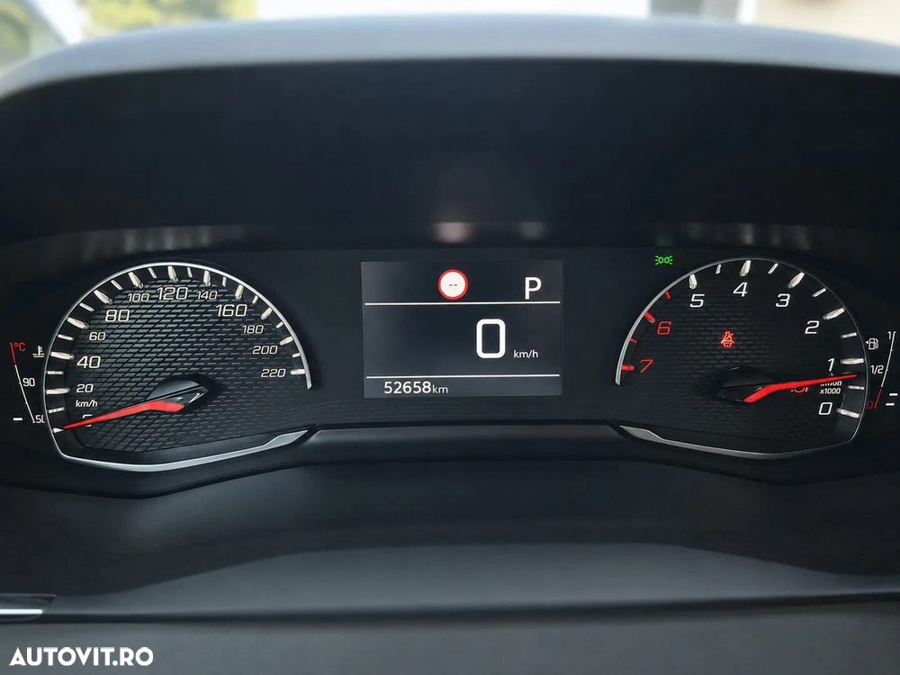 Peugeot 2008 - 8