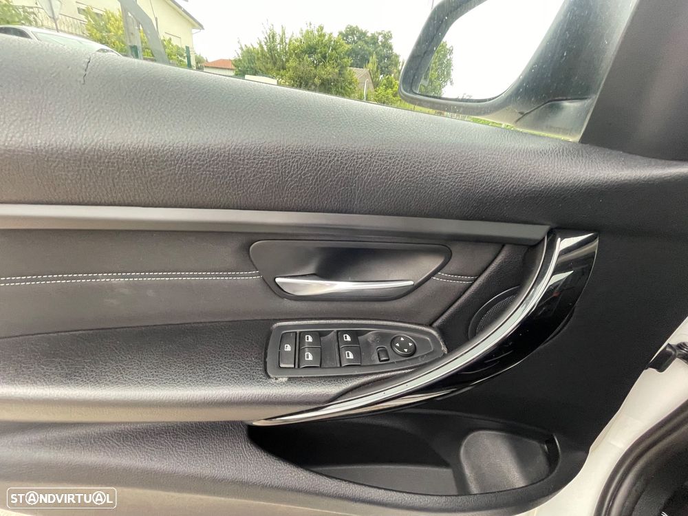 BMW 318 d Aut. Sport Line - 12