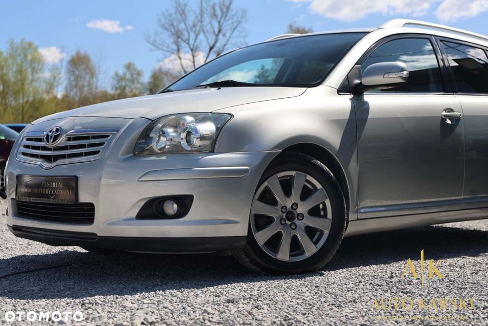 Toyota Avensis - 8