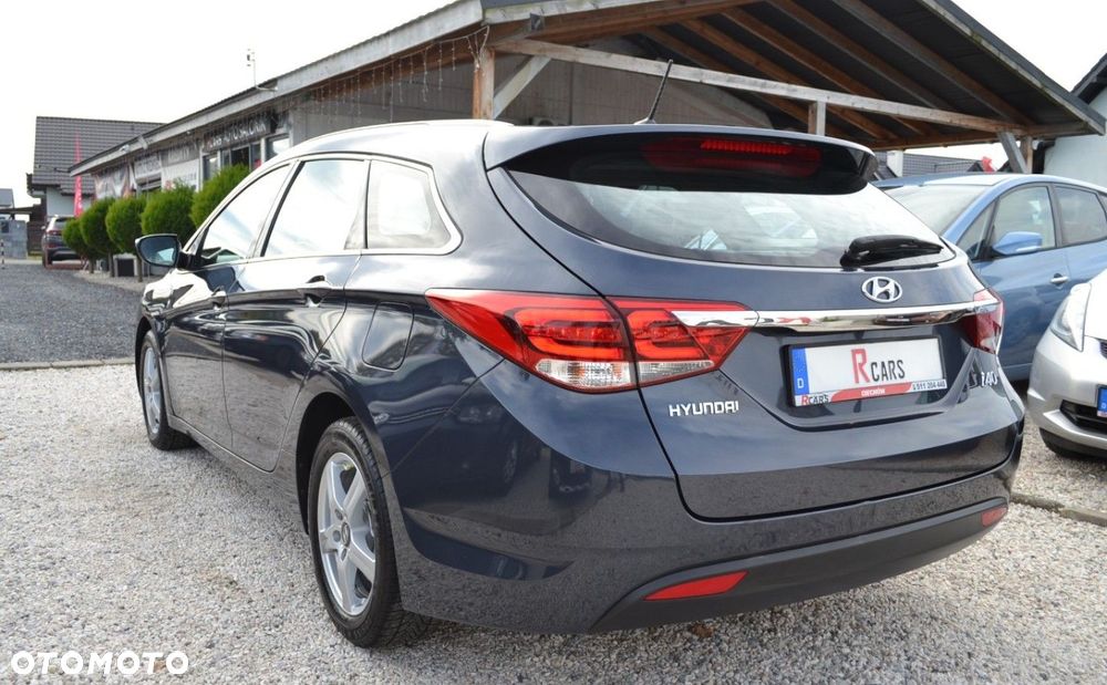 Hyundai i40 Kombi blue 1.6 Trend - 4