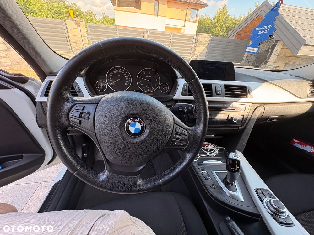 BMW Seria 3 316d - 10