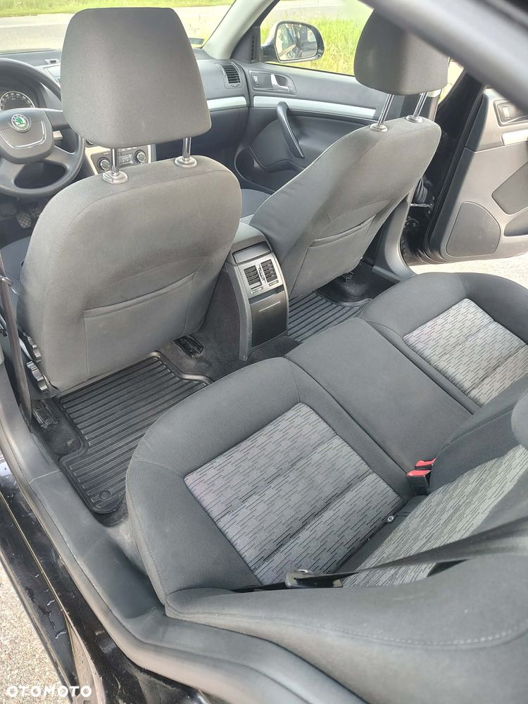 Skoda Octavia 1.6 Ambition - 14