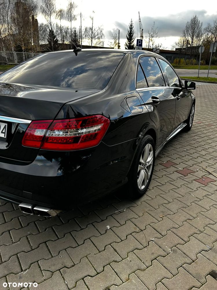Mercedes-Benz Klasa E 300 CDI BlueEff Avantgarde - 5