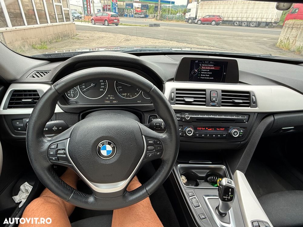 BMW Seria 3 320d Aut. Blue Performance Modern Line - 12
