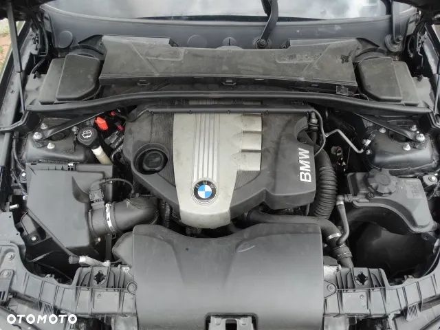 BMW 3 E90 Silnik w Aucie N47D20A 316d 318d 320d N47D20C Film - 3