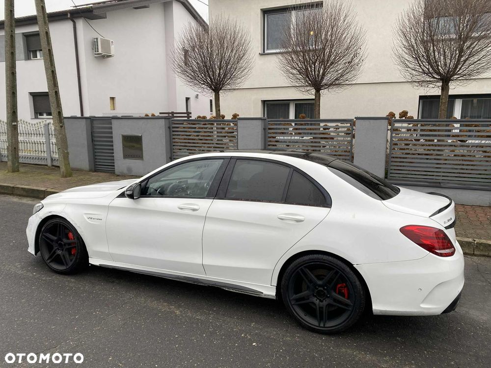 Mercedes-Benz Klasa C AMG 63 S AMG Speedshift 7G-MCT - 38