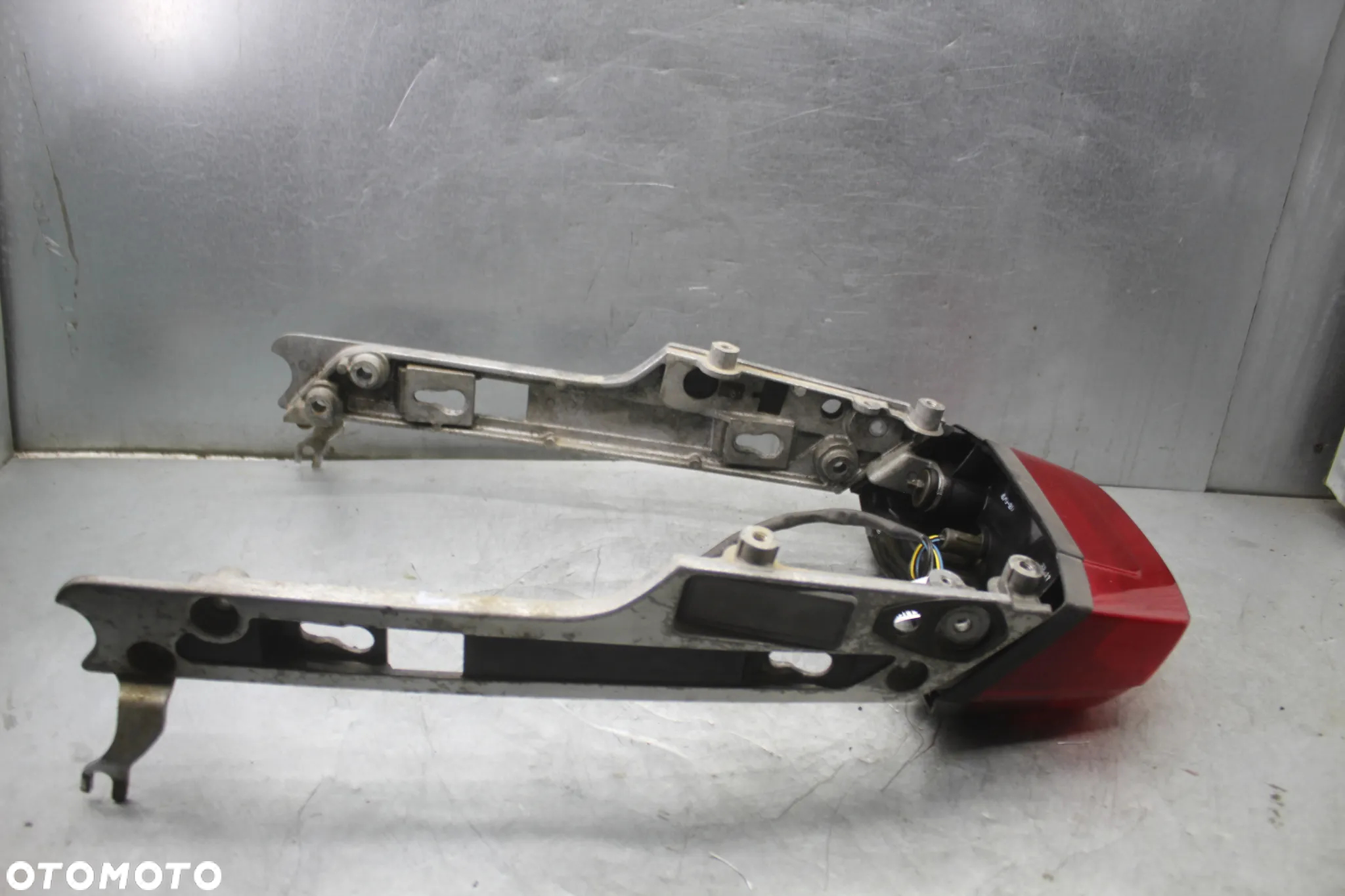 Yamaha XVZ 1200 VENTURE 1300 V-Max Ogon stelaż lampa tył tylna - 2