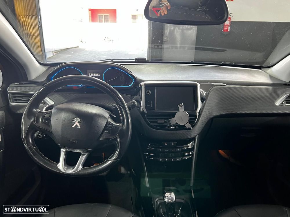 Peugeot 2008 - 4