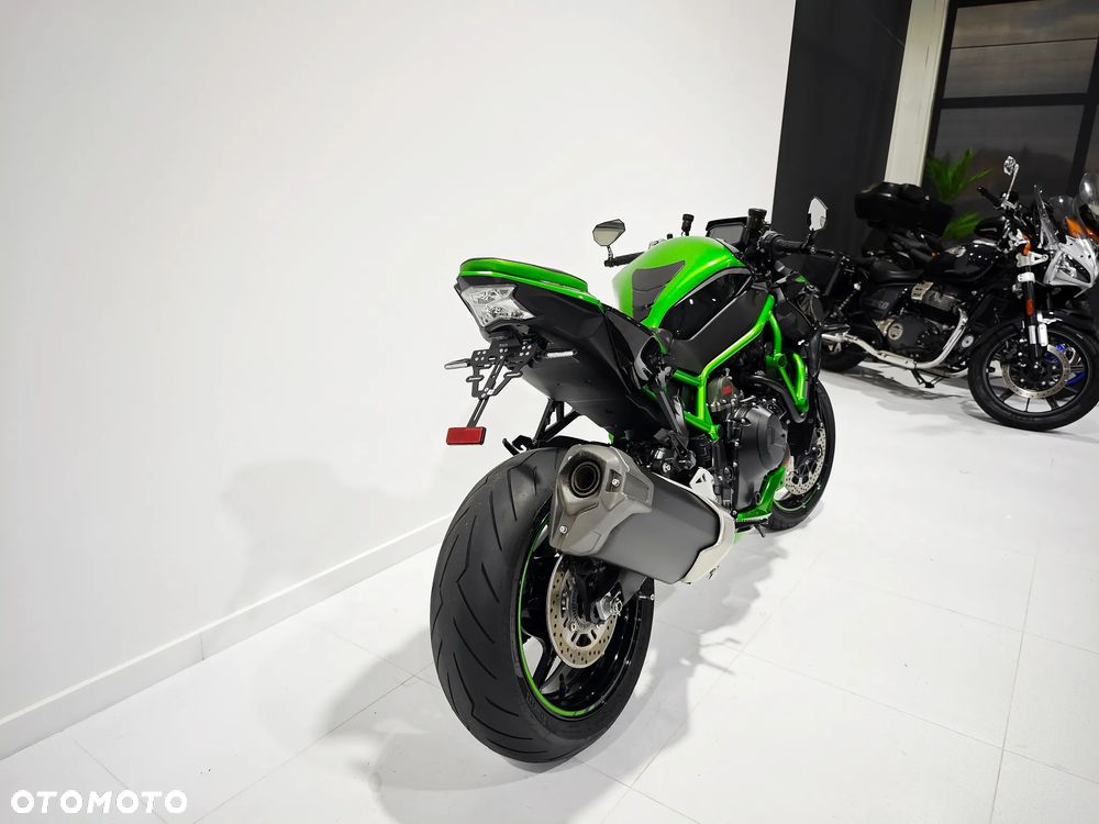 Kawasaki H2 - 14