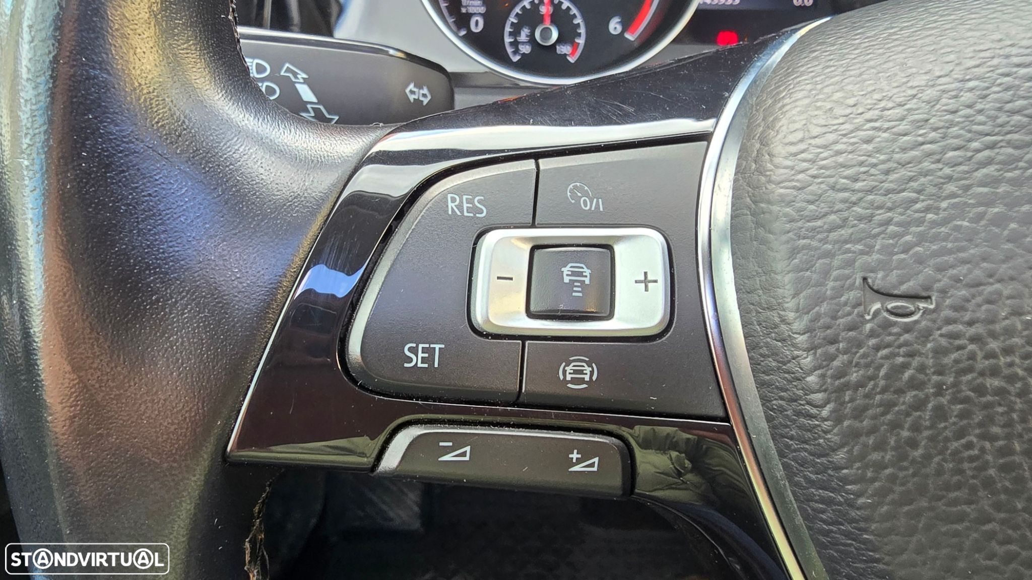 VW Golf Variant 1.6 TDi Highline DSG - 16