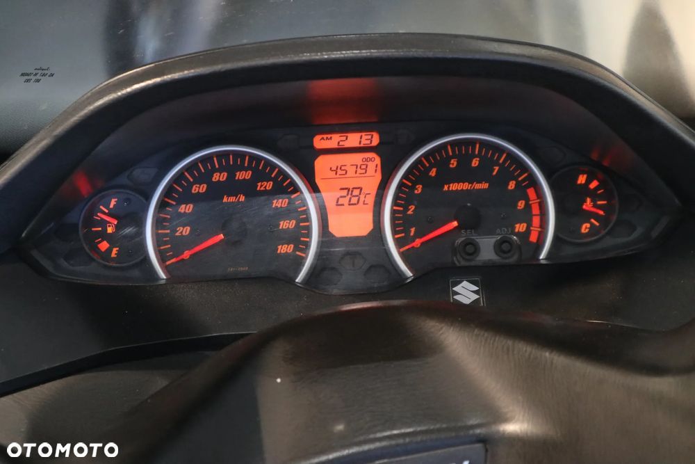 Suzuki Burgman - 12