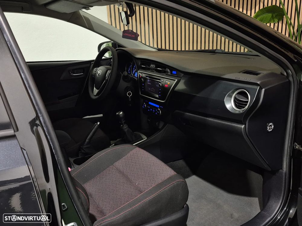 Toyota Auris 1.4 D-4D Comfort+Pack Sport - 20