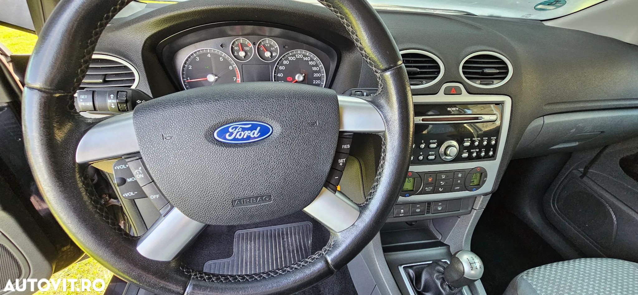 Ford Focus Wagon 1.6i Comfort - 1