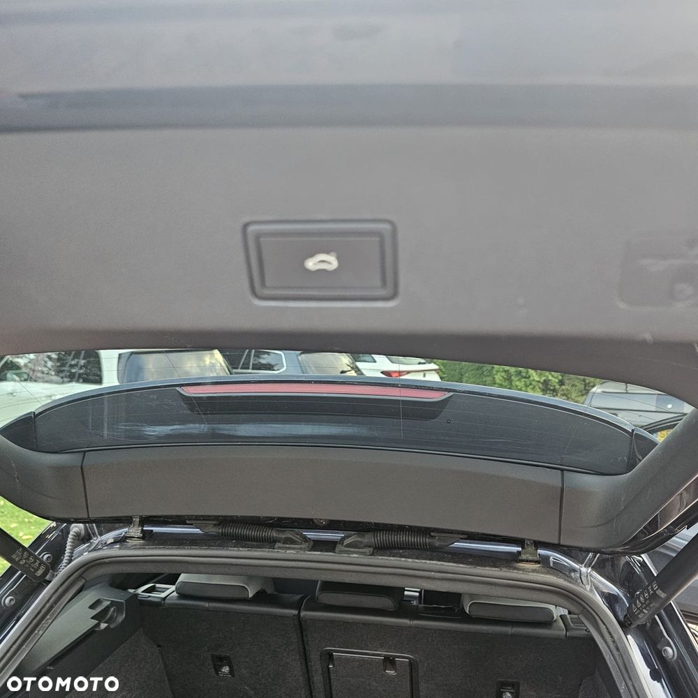 Volkswagen Golf - 22