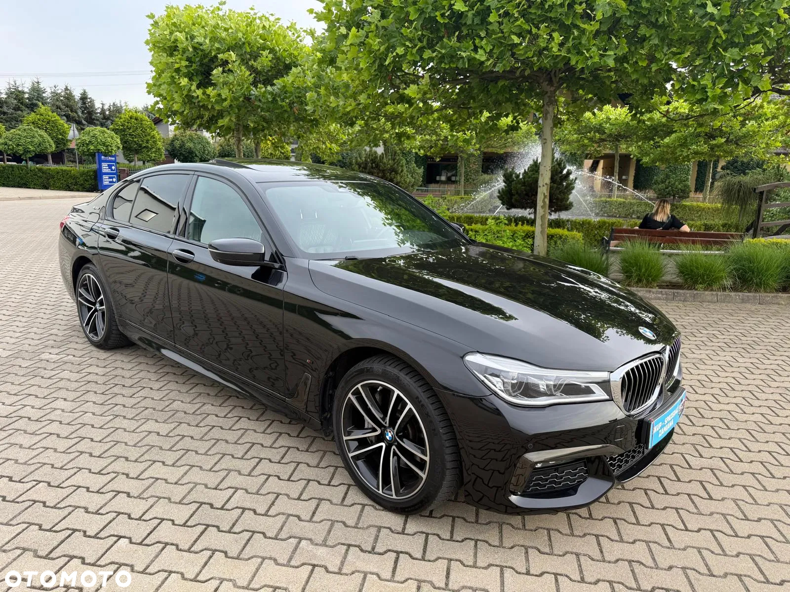 BMW Seria 7 740e iPerformance - 35