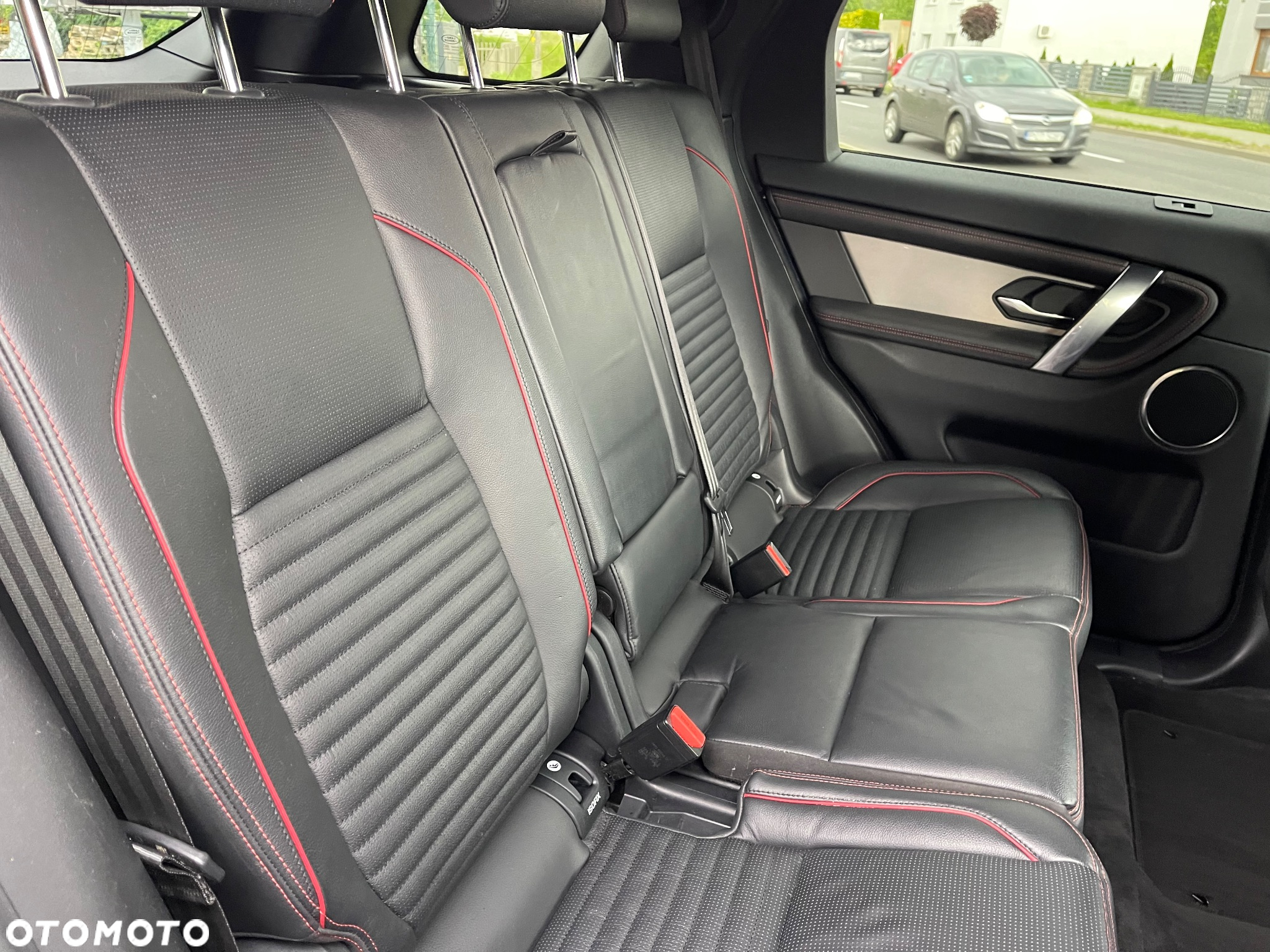 Land Rover Discovery Sport D165 FWD R-Dynamic SE - 21
