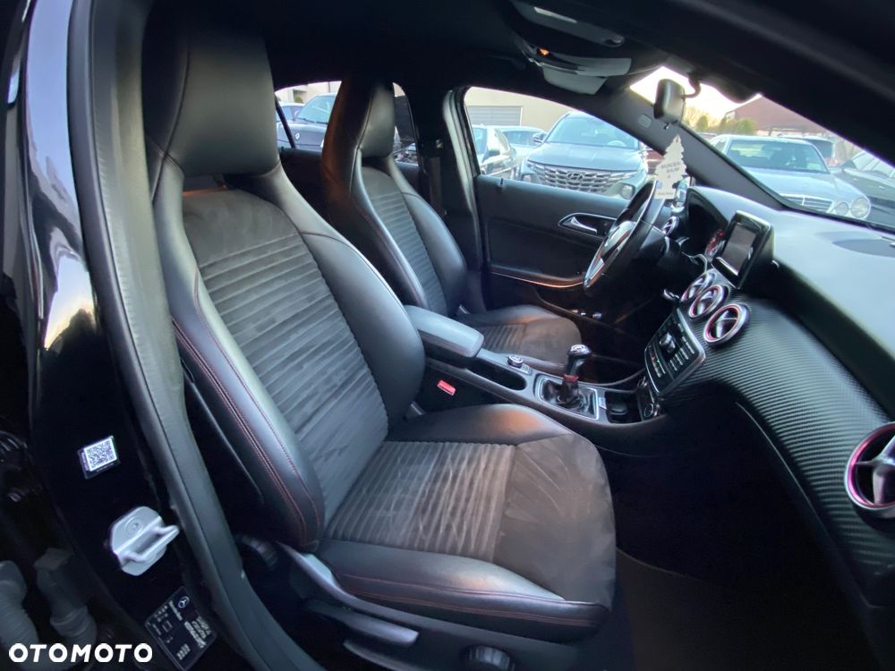 Mercedes-Benz Klasa A 180 (BlueEFFICIENCY) - 34