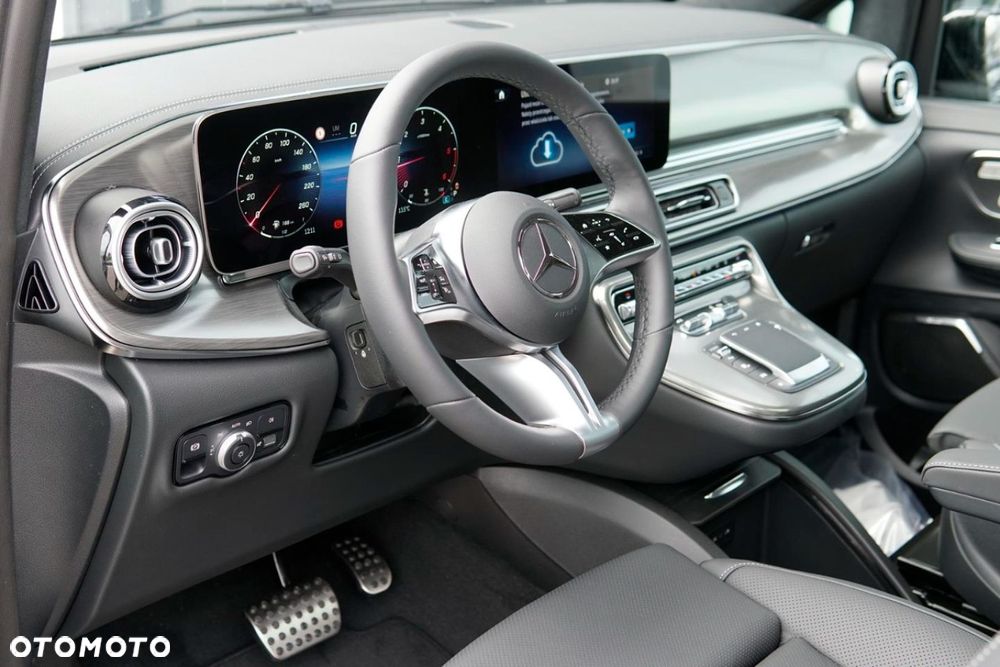 Mercedes-Benz Klasa V - 30