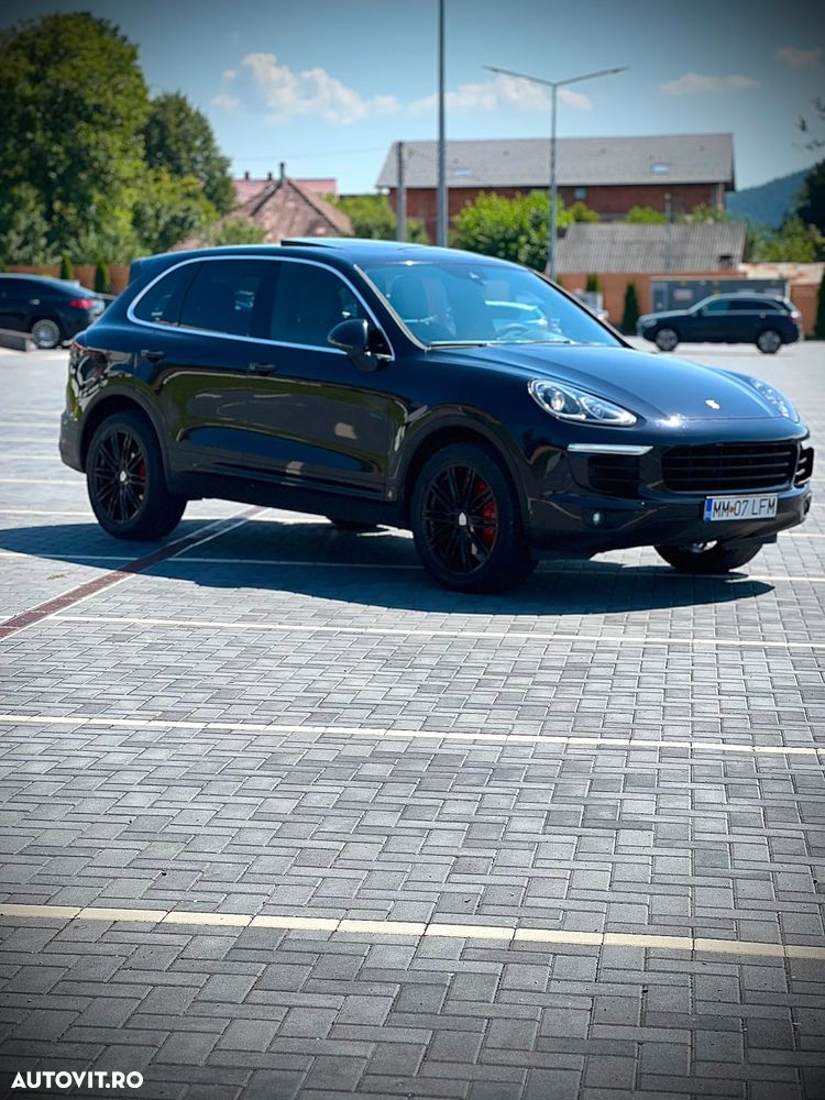 Porsche Cayenne 3.0 L - 4