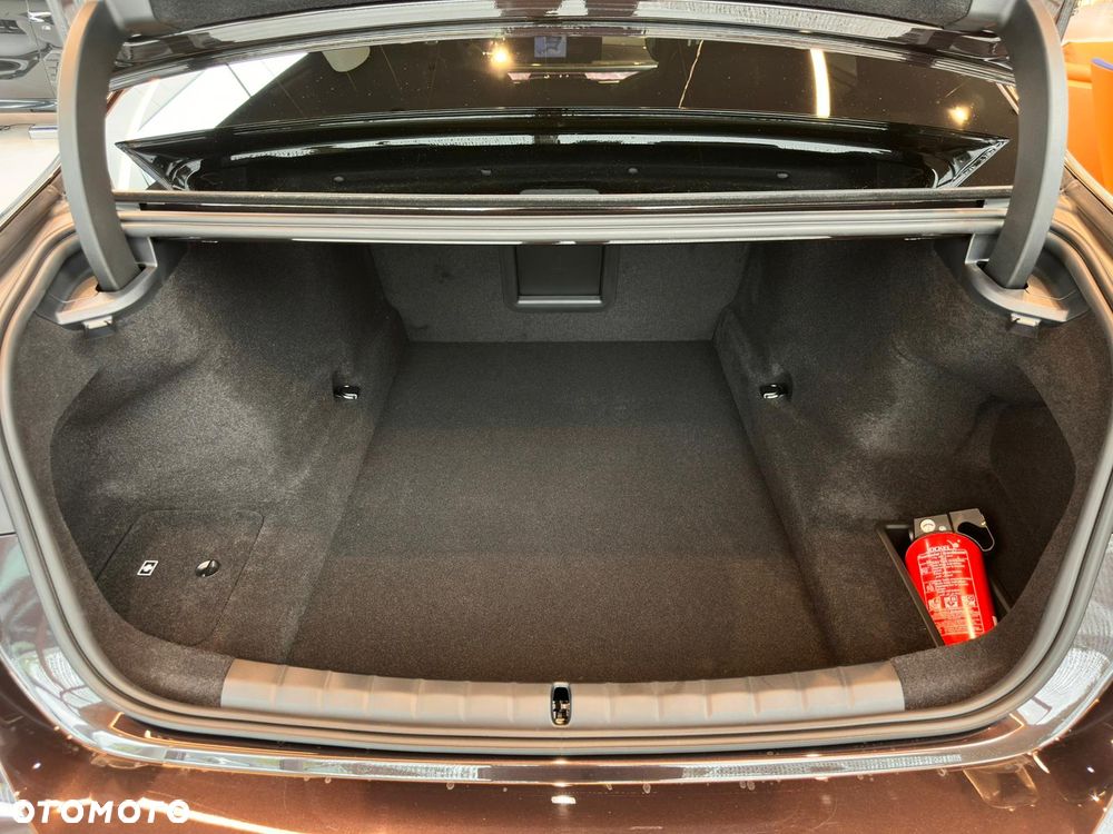 BMW Seria 7 740d xDrive mHEV Nero Lusso Edition sport - 18