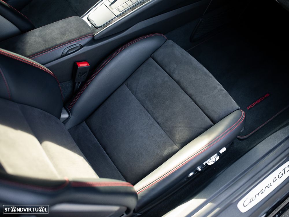 Porsche 911 (991) Carrera 4 GTS PDK - 23