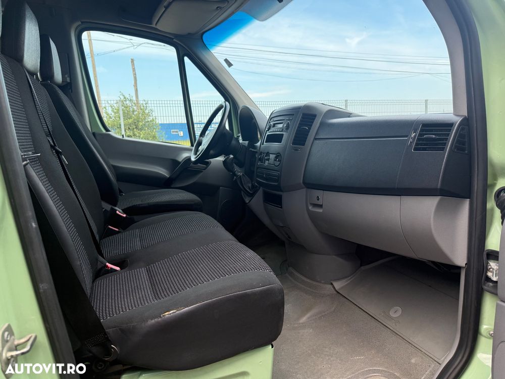 Mercedes-Benz Sprinter - 14