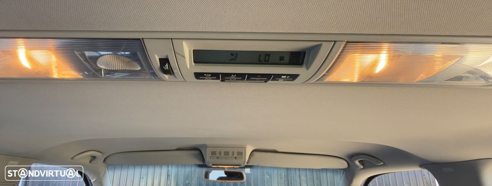 VW Multivan 2.5 TDi Highline - 13