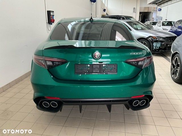 Alfa Romeo Giulia 2.9 V6 Bi-Turbo AT8 Quadrifoglio - 5