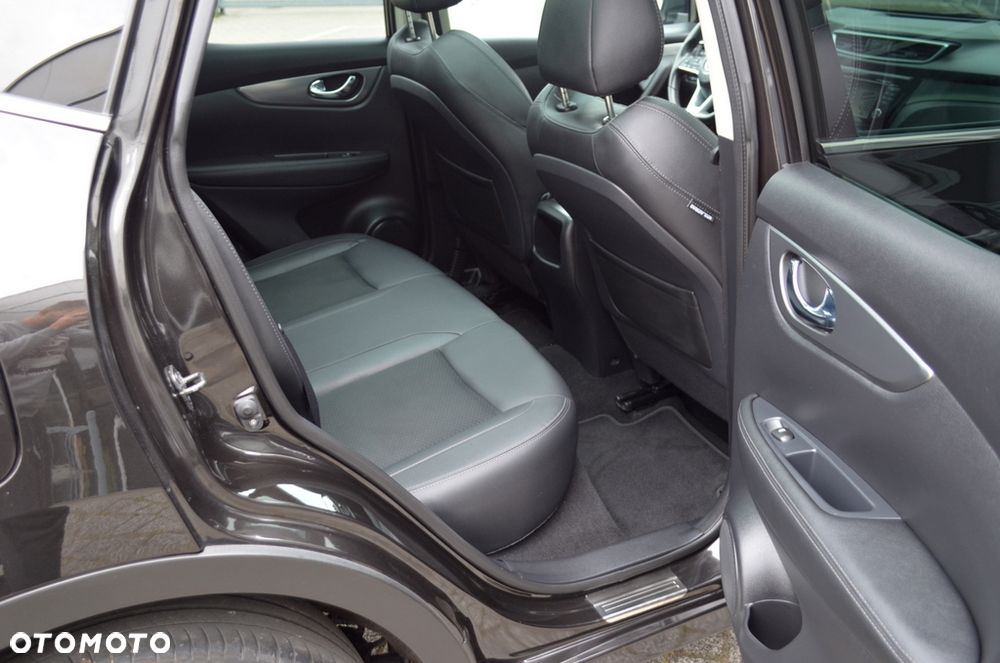 Nissan Qashqai 1.6 DIG-T N-Connecta - 24