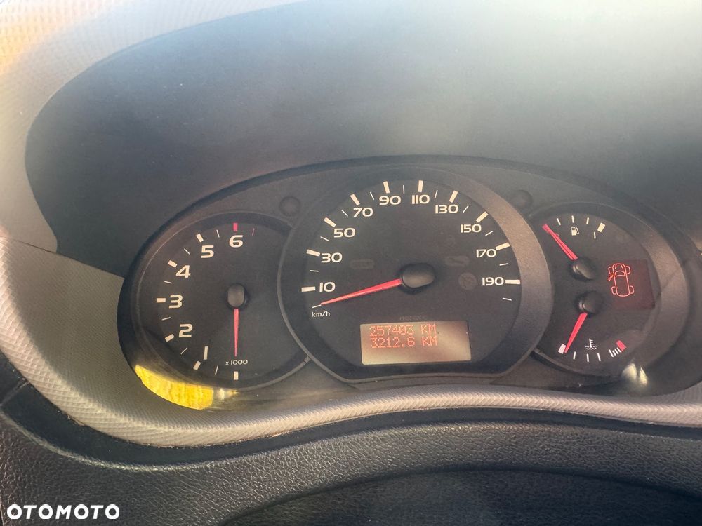 Nissan NV400 - 16