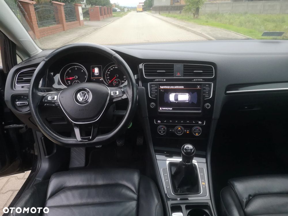 Volkswagen Golf 1.6 TDI DPF Highline - 9