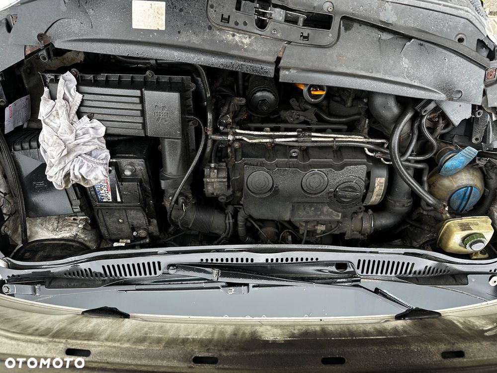 Volkswagen Caddy Maxi - 8