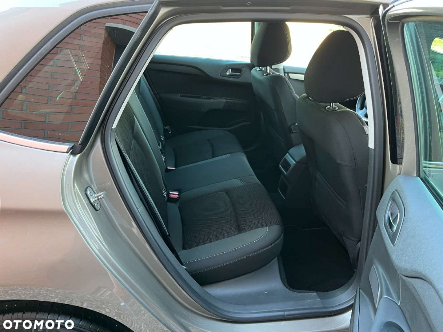 Citroën C4 PureTech 130 Stop&Start PLUS - 22
