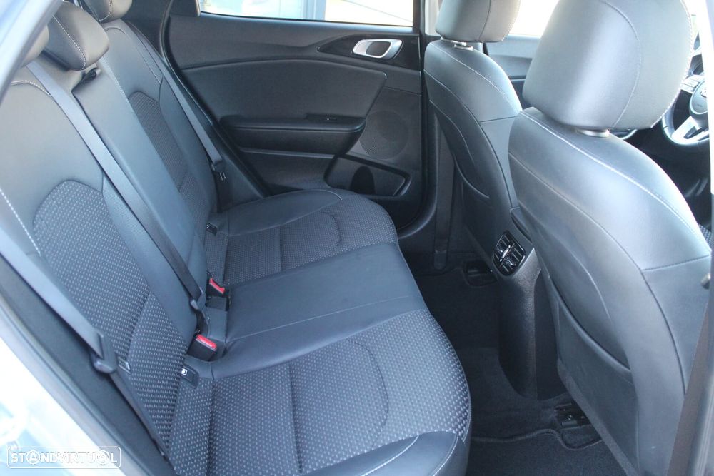 Kia XCeed 1.6 CRDi Tech - 14