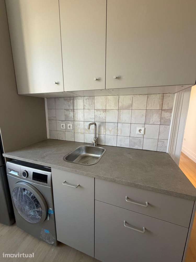 Oportunidade no Barreiro — T1 junto ao Rio remodelado - Grande imagem: 2/13
