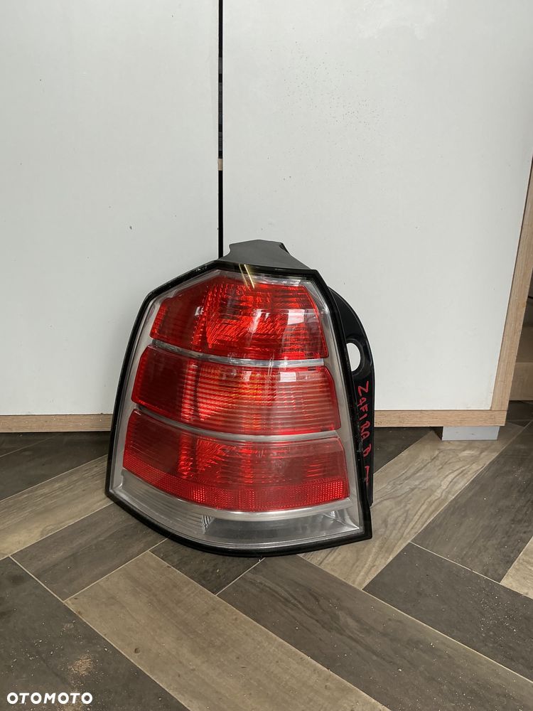 OPEL ZAFIRA B LAMPA TYLNA LEWA TYŁ - 1