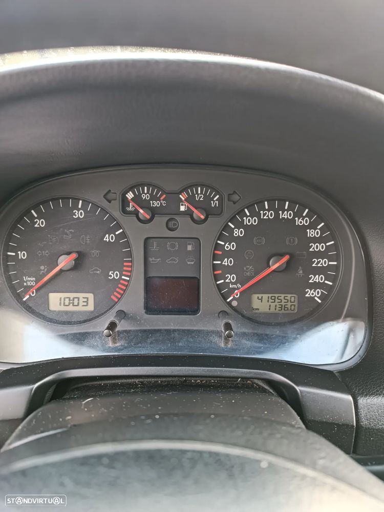 VW Bora 1.9 TDi Highline - 25