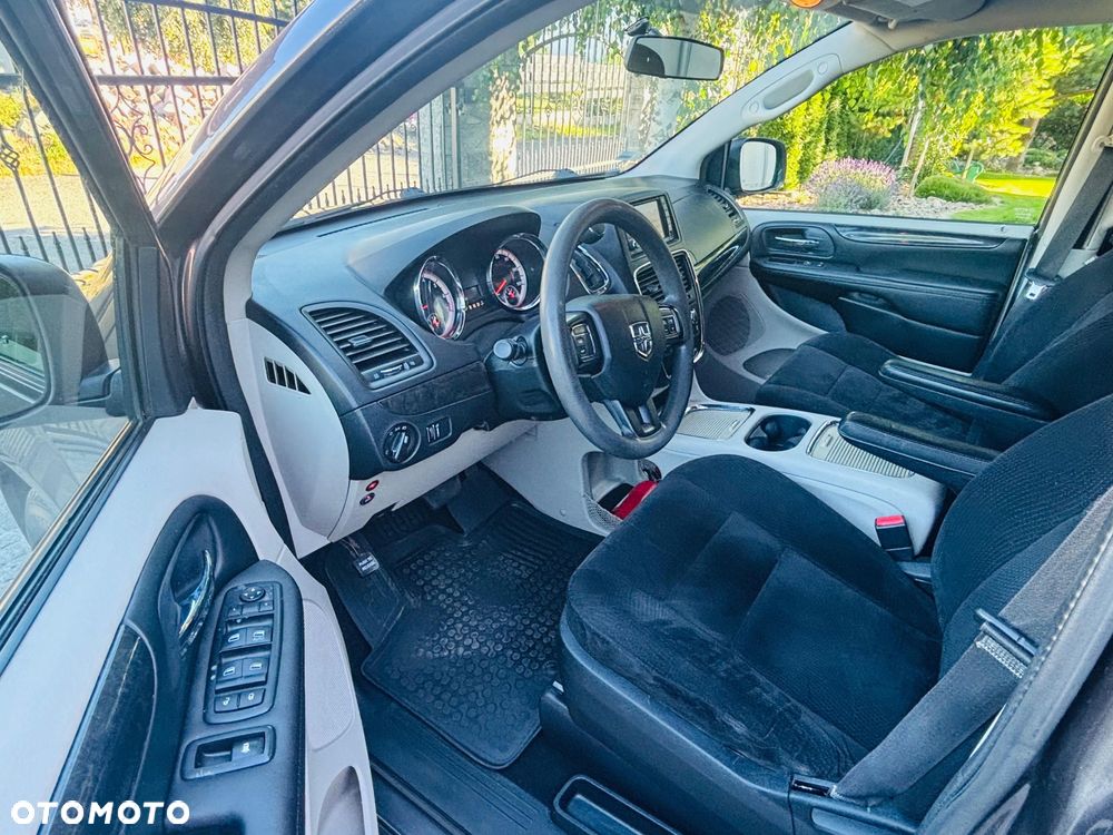 Dodge Grand Caravan 3.6 Express - 9