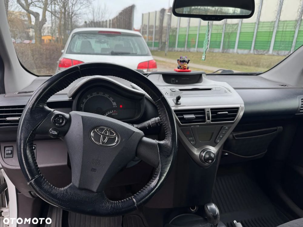Toyota iQ 1.0 Sol CVT - 6